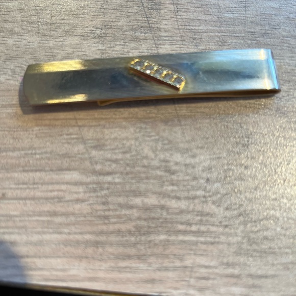 A.CORBI SIGNED MONEY CLIP, thin, goldtone and Diamond 3” - Picture 1 of 5